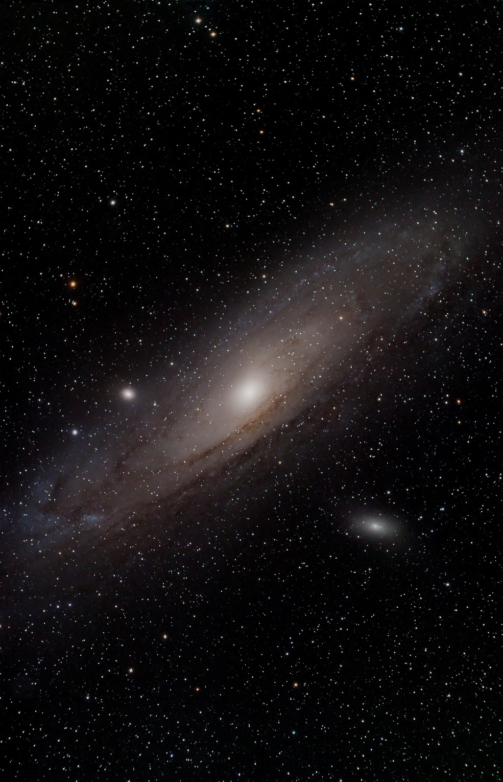 Image du mois d'octobre 2010 - La galaxie d'Andromde M31 depuis le centre ville de Lige par Olivier Schreurs
