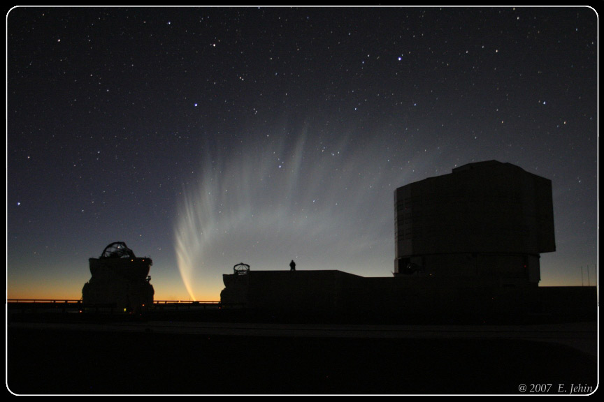 Cliquez pour découvrir les photographies de la comète Mc Naught