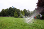Le grand moment : le lancement des fusées ! Qui ira le plus loin ? Mise à feu par les stagiaires et décollage ! - Cliquez pour agrandir La préparation des fusées à eau